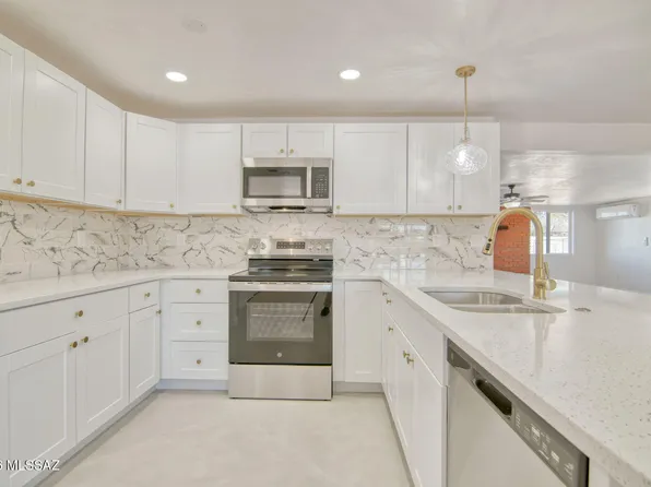 318 W Hatfield St, Tucson, AZ 85706