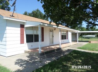 10412 Peanut Rd, Marietta, OK 73448