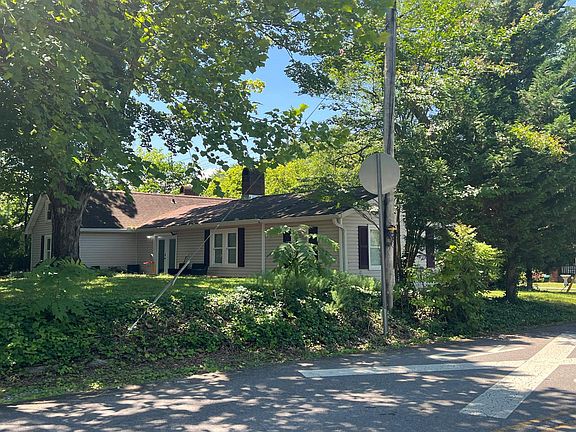 3rd image of 101 E Maire Ave