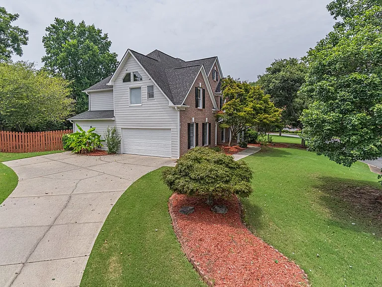 8488 Spring Breeze Ter — Photo 2