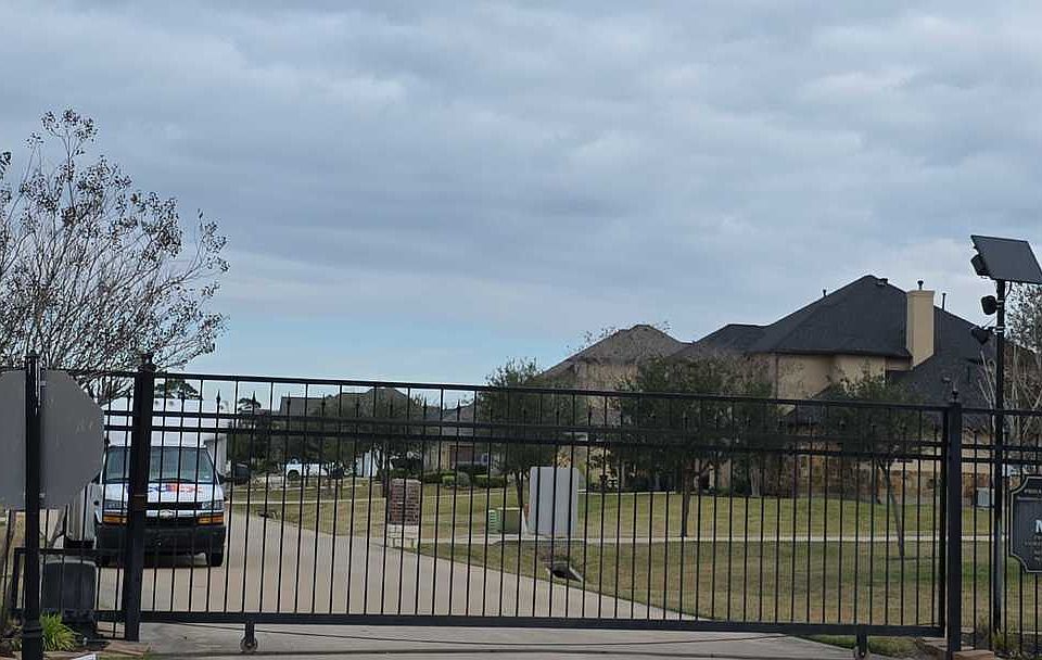 1st image of 8615 Den Oak Dr