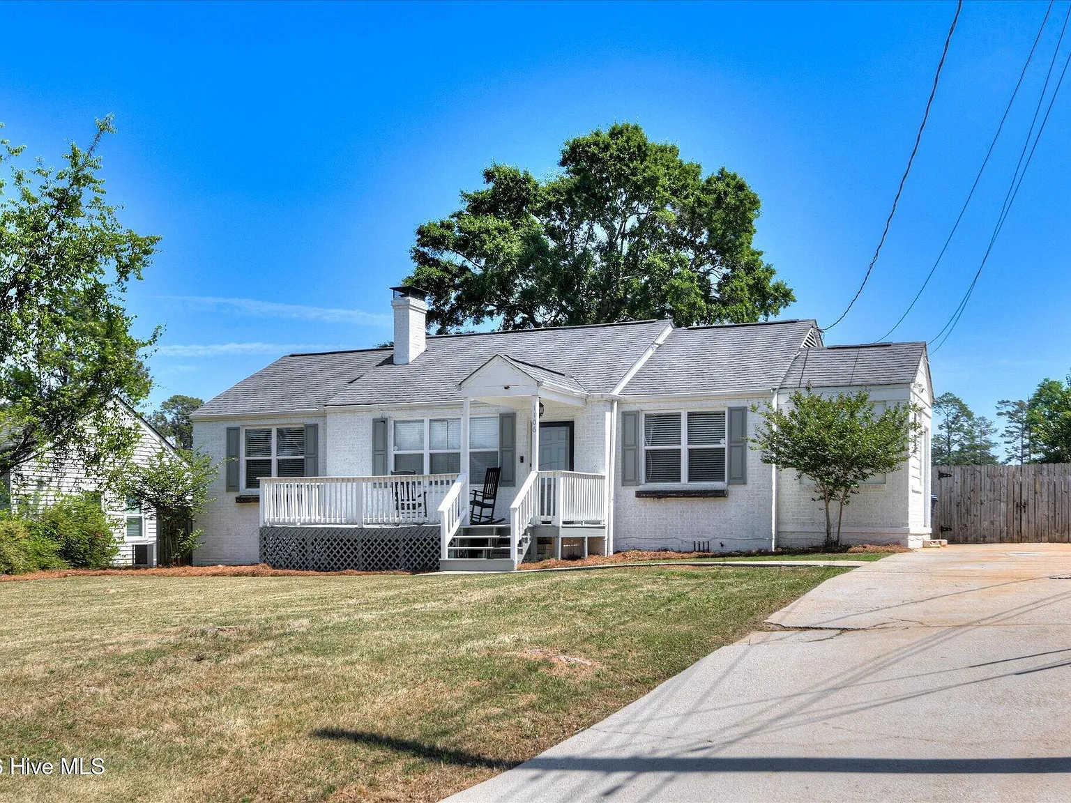 3 bed, 2.0 bath, 1276 sqft, $2,250 — Photo 3