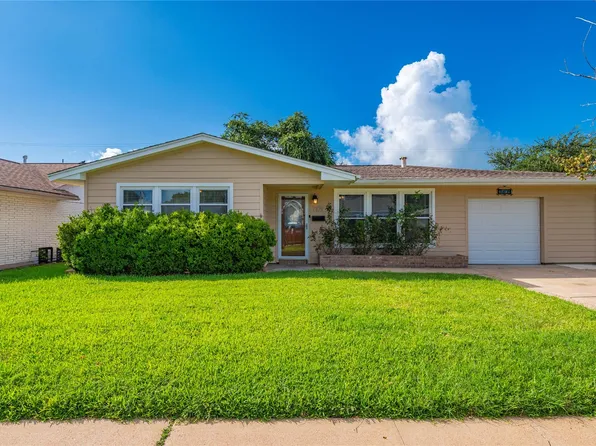 7109 Poplar Dr, Galveston, TX 77551