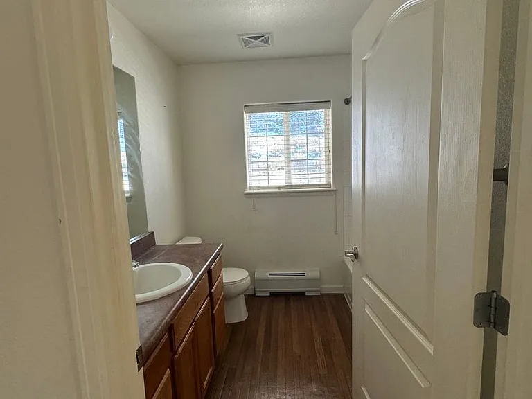 560 River View Dr #702 — Photo 3
