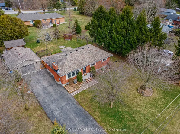 8 E Williams St, North Middlesex, ON N0M 1A0