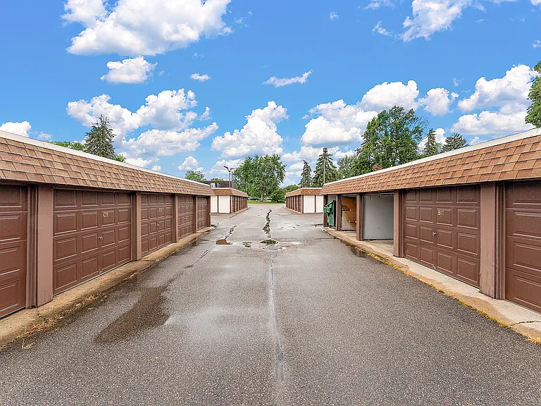 Lancaster Village Apartments — Photo 68