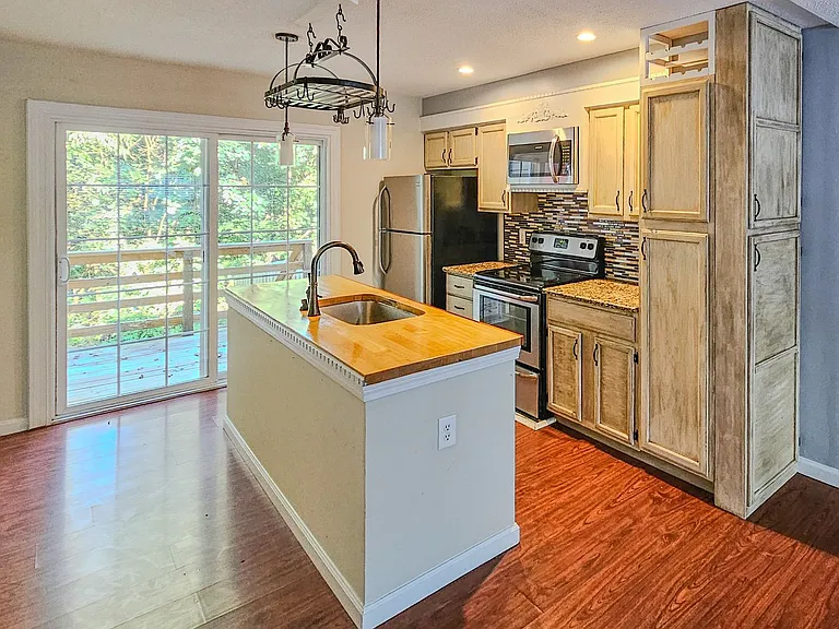 2146 Belle Terra Rd — Photo 4