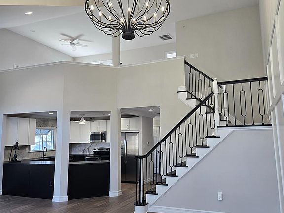 2nd image of 14 Canterbury Dr