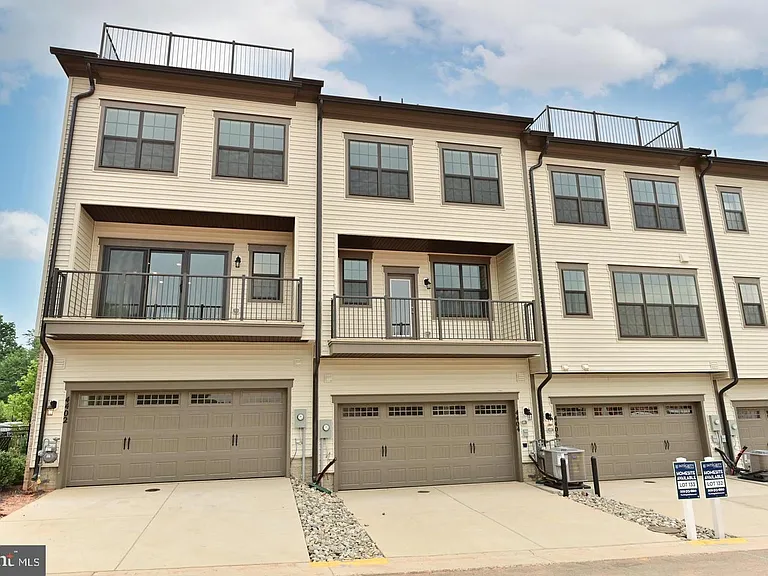 4404 Fair Lakes Ct — Photo 46