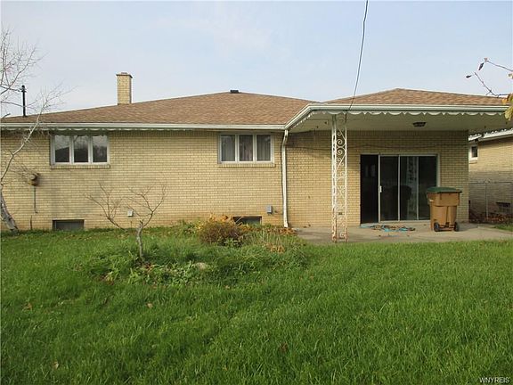 3rd image of 62 Ellsworth Dr