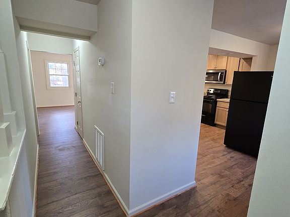 5th image of 729 Olde Forge Dr