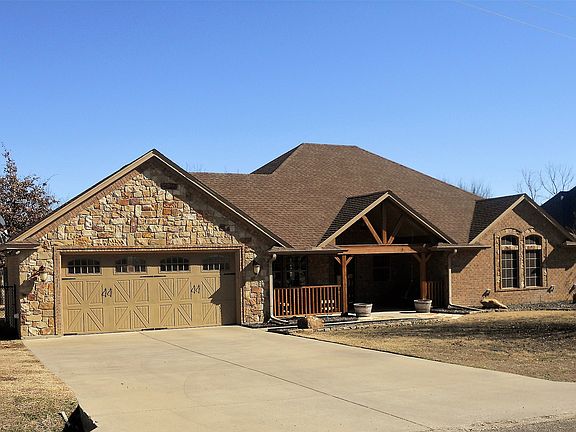 2nd image of 2748 Dorothy Dr