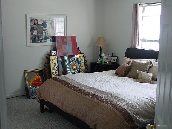 2nd image of 856 Brompton Ct