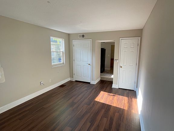 4th image of 1041 Republic Ave