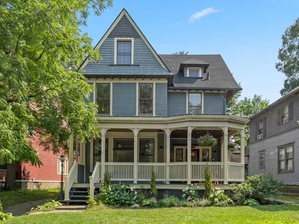 640 Lake Dr SE, Grand Rapids, MI 49503