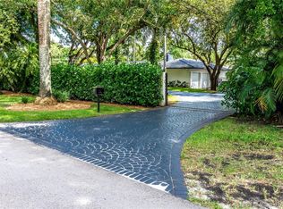 6395 SW 96th St, Pinecrest, FL 33156