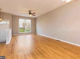 852 N Waterford Ln, Wilmington, DE 19808