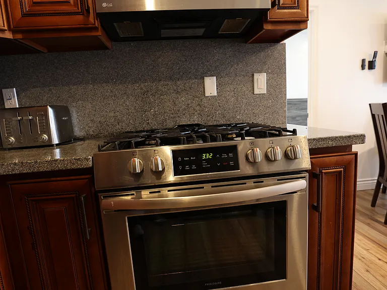 Oven and Microvawe