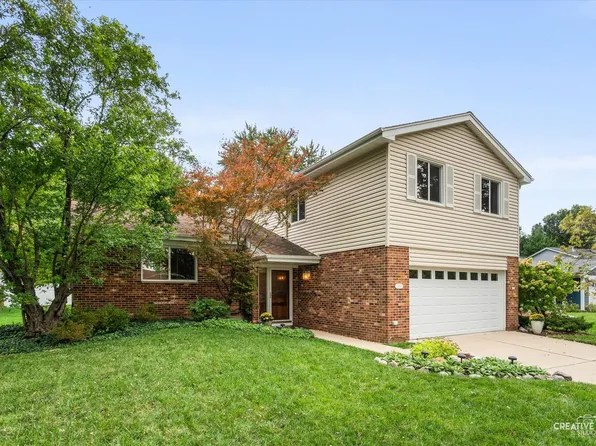 2S111 Lynn Ct, Warrenville, IL 60555