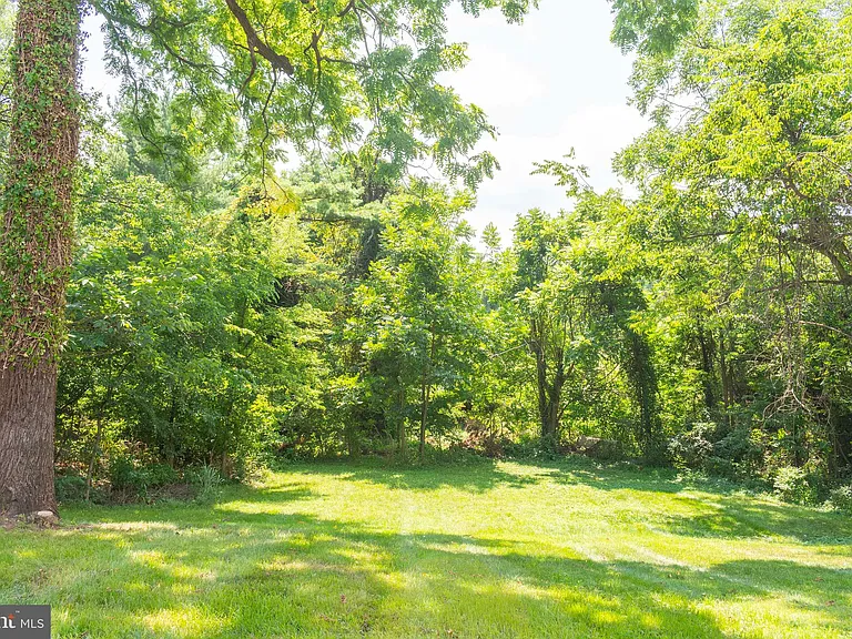 222 W Main St — Photo 65
