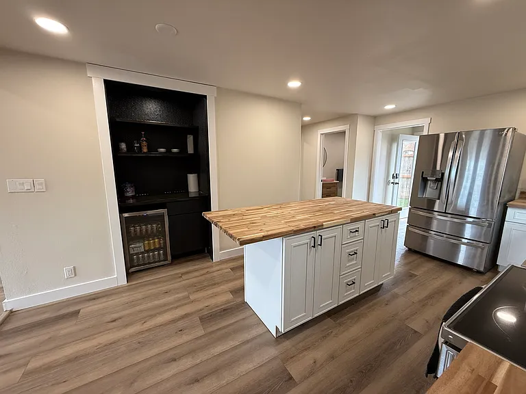 2833 Sherman Ave — Photo 4