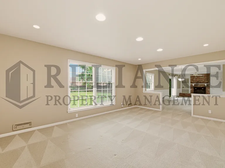 6517 E Elm St — Photo 10