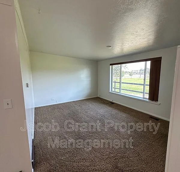847 Cleveland St — Photo 5