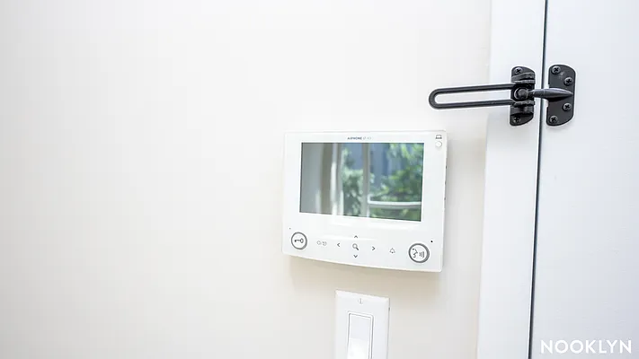 Rented by Nooklyn NYC LLC | media 44