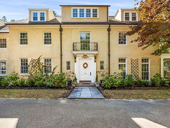 2nd image of 204 Ridge St