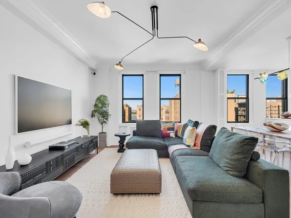 221 West 82nd Street image 2 of 12