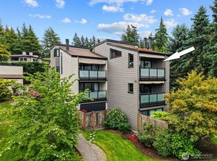 11226 NE 68th St APT E, Kirkland, WA 98033