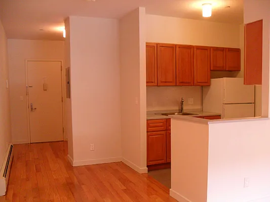 Rented by Yuco Management | media 9