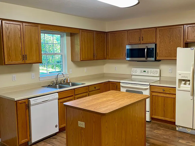 45 Bracken Pl — Photo 3
