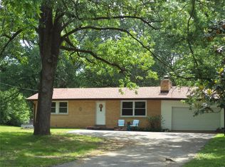 5620 Kerth Rd, Saint Louis, MO 63128