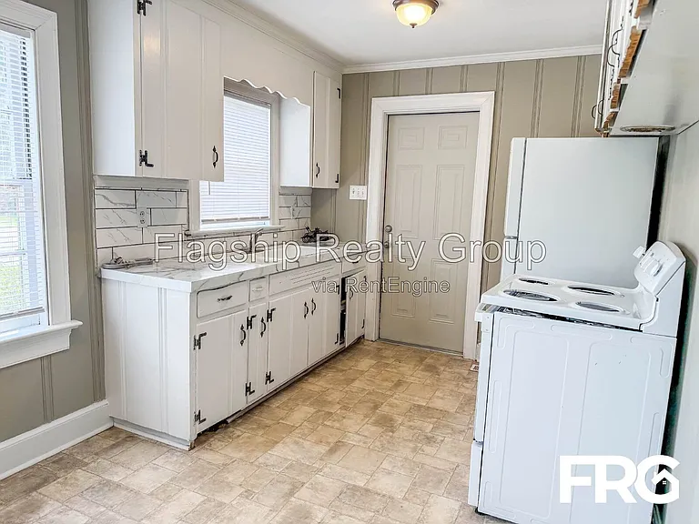 613 Pittman St — Photo 14