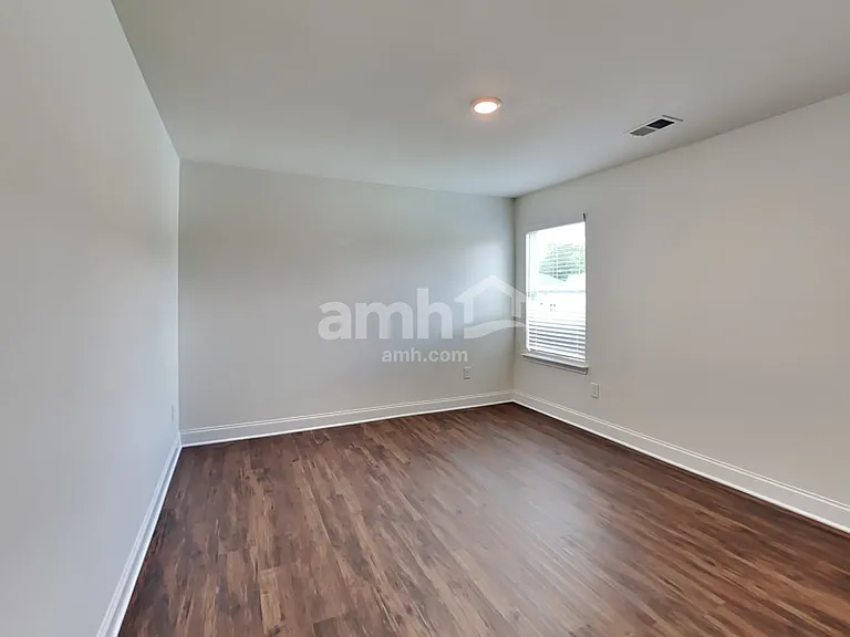 868 Carnaby Ln — Photo 14