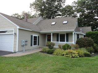 12 Ridgefield Dr, Gorham, ME 04038