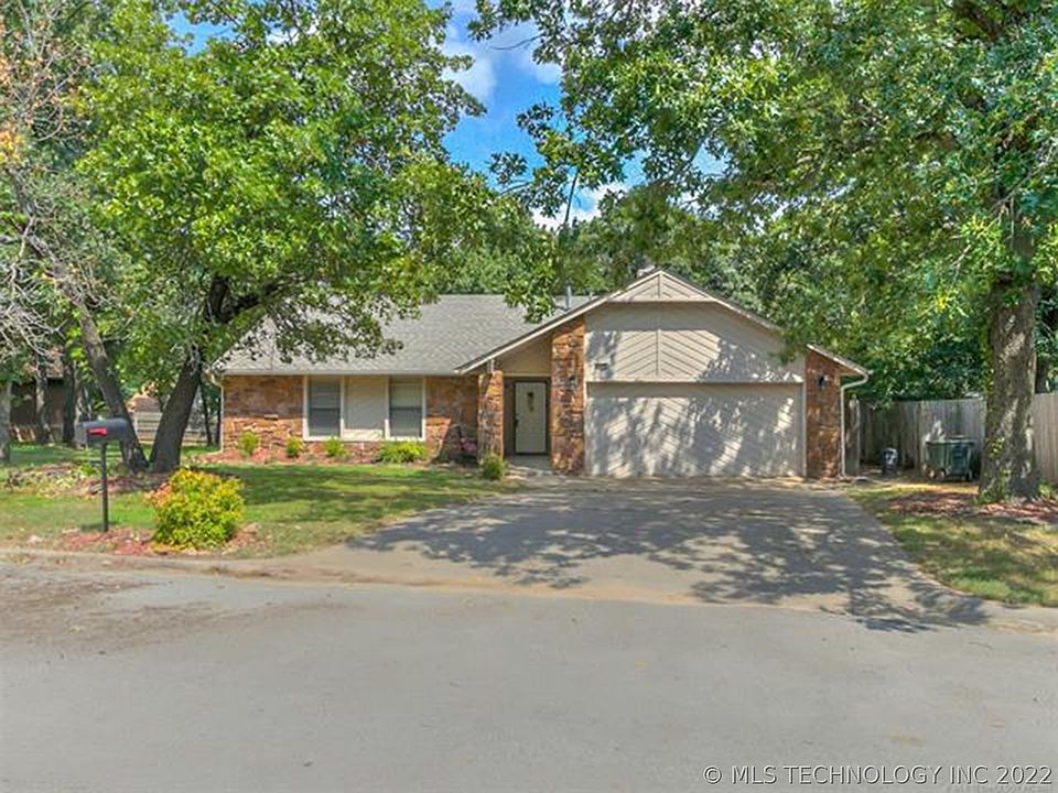 1st image of 3321 S Rolling Oaks Dr