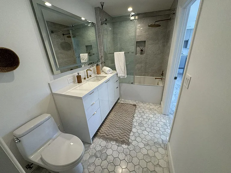 121 S Hope St #607 — Photo 8