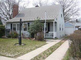 108 Horton Rd, Valley Stream, NY 11581