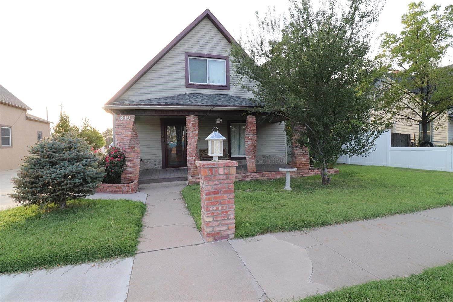 819 S Main St, Scott City, KS 67871 Zillow