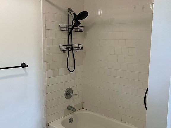 2nd image of 373 Sheridan St