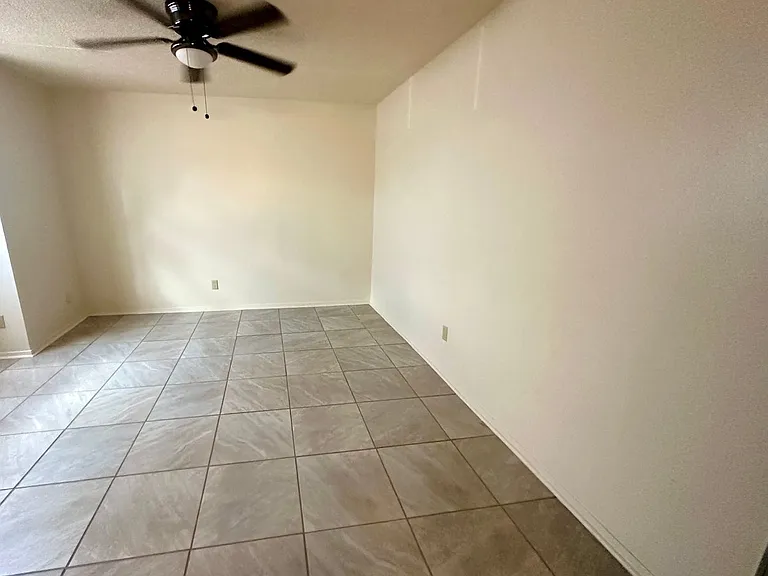 220 Marigny Cir — Photo 4