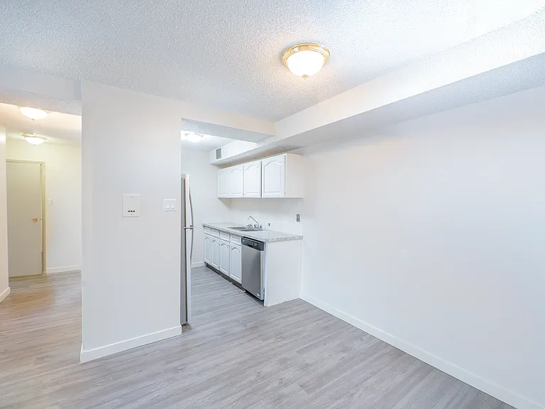 2120 Southland Dr SW — Photo 7