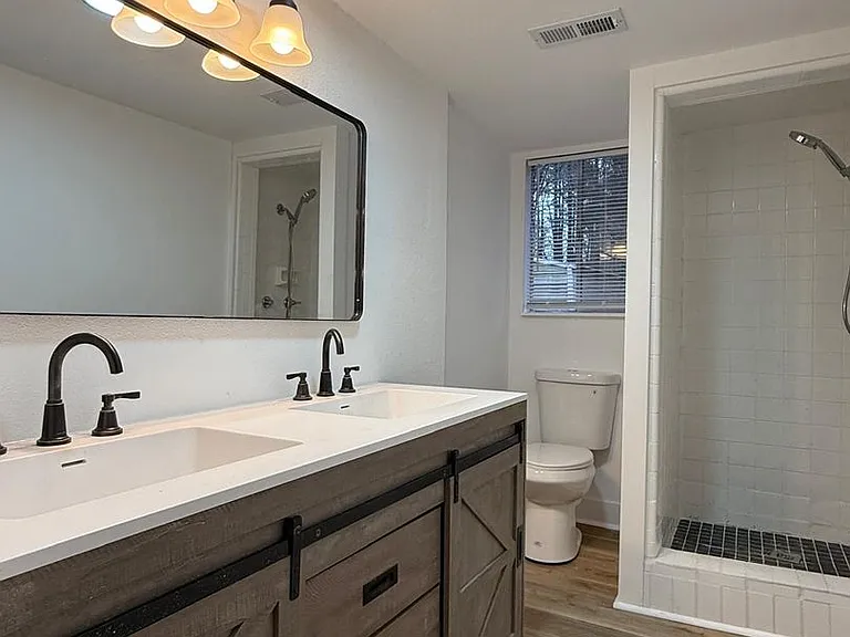 1501 Chris Dr — Photo 6