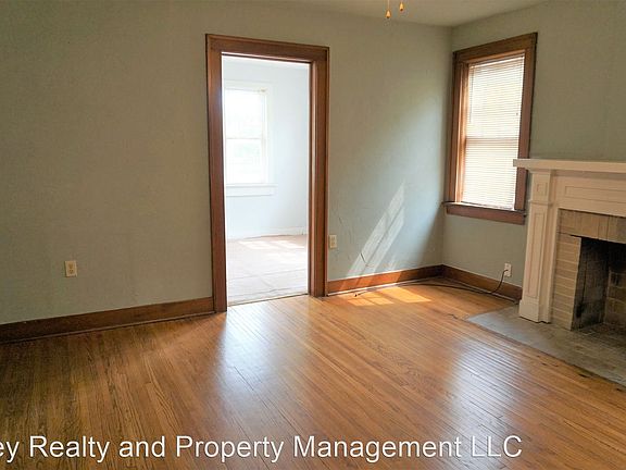 3rd image of 515 NW 20th St #11128559