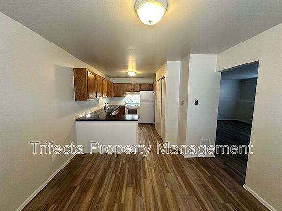 5th image of 1644 E Pitkin St #C