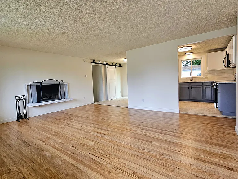 12227 SE 164th St — Photo 2