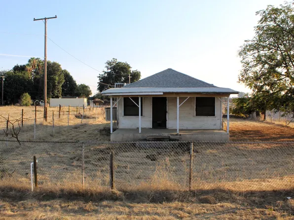 475 Hemlock Avenue, Porterville, CA 93257