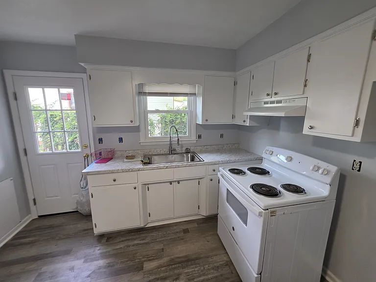 9234 Rippard Ave — Photo 12
